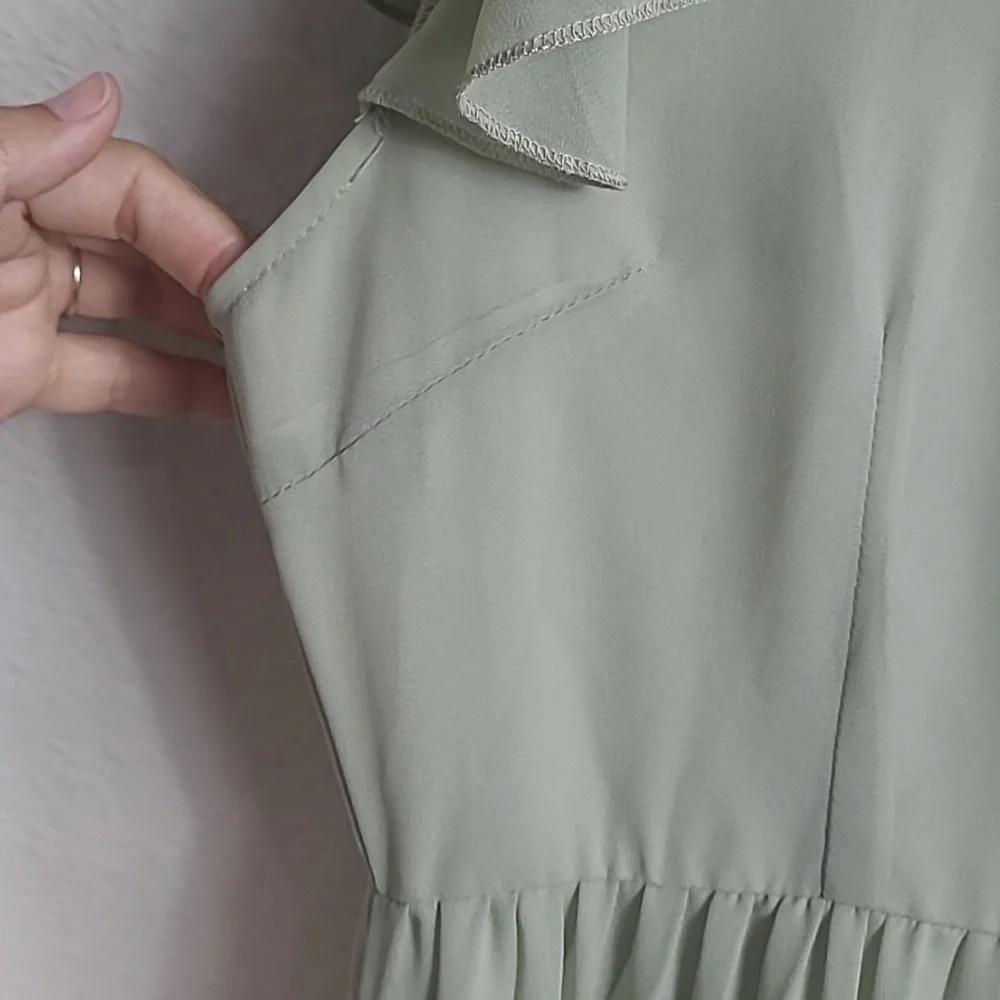 Elegant Sage Green Pleated Maxi Dress Size M - Picture 3 of 7